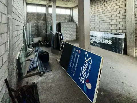 Local en Alquiler en Gonzalez Catan, $ 800.000