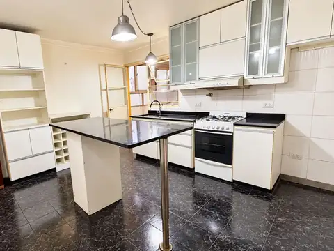 Departamento en Venta en Flores, USD 145.000