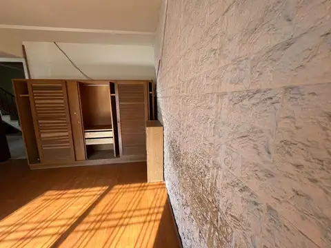 Venta en Block de casa de 3 y 2 ambientes