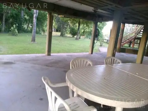 Casa en Venta con 3 cocheras