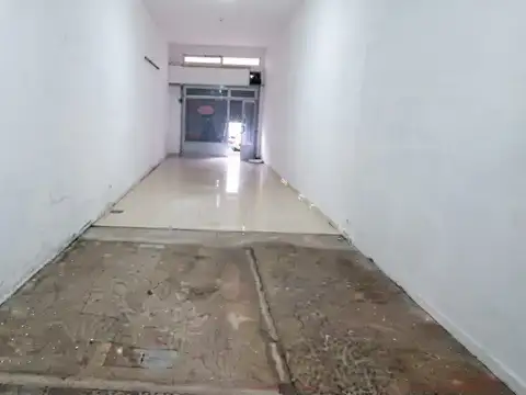 LOCAL COMERCIAL EN ALQUILER FRENTE AL AESTACION DE BOULOGNE