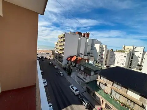 Hipólito Yirigoyen 1000