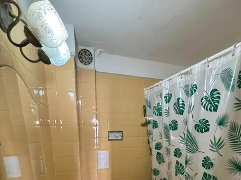 Hipólito Yirigoyen 1000