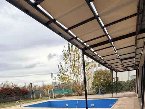 Casa en Venta en Neuquen, USD 400.000