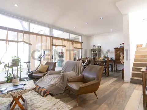 Casa en venta en City Bell tipo duplex de 2 dormitorios