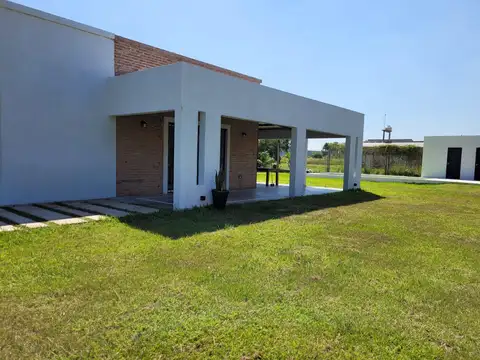 Casa en Venta en Puerto Tirol, USD 155.000