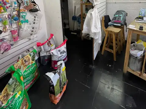 ALQUILER LOCAL COMERCIAL LA TABLADA. DISPONIBLE PARA DICIEMBRE