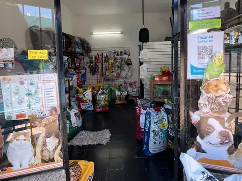 Local en Alquiler en Tablada, $ 400.000