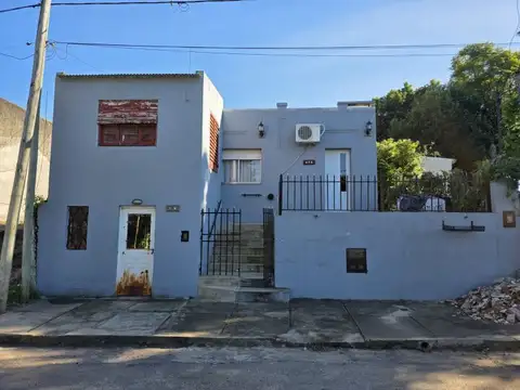 Casa de 2 dormitorios con patio en buena zona, Rondeau 478 - Victoria, Entre Rios