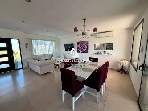 Casa 4 ambientes con 4 baños