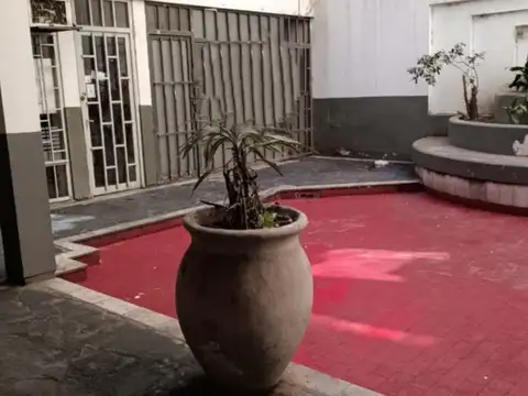 OPORTUNIDAD LOCAL COMERCIAL AV VELEZ SARSFIELD 156