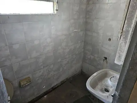 Casa 4 ambientes con 1 baño