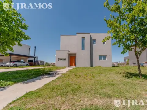 Casa con vista al agua en El Cantón Norte