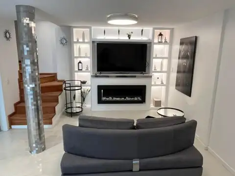 Depto Tipo Casa en Venta con 1 cocheras