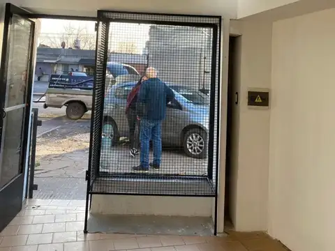 Local en Alquiler Via Pública