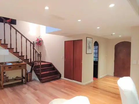 Casa 5 ambientes con 4 baños