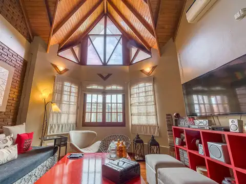 Casa en Venta con 1 cochera
