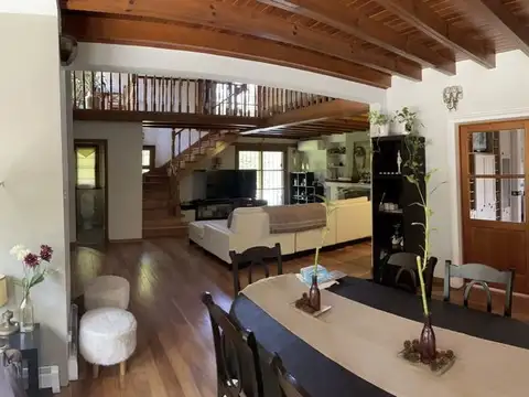 GRAN CHALET EN LOTE DE 753 M2 - ZONA CLUB AFALP POLI