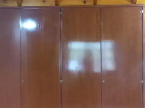 Casa en Alquiler con 2 cocheras