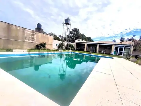 Azuenaga 1000, Piso 0