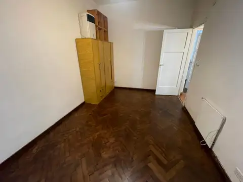 DEPTO 3 AMB, BAÑO Y COCINA A NUEVOS, A UNA CUADRA AV. CORRIENTES 