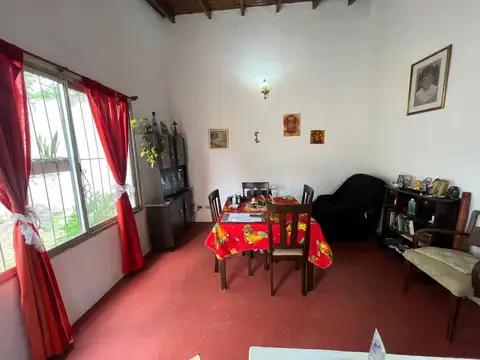 Casa 3 ambientes con 1 baño