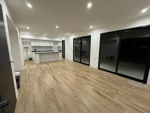 Casa 4 ambientes con 1 baño
