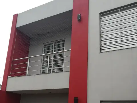 PH 3 ambientes tipo dúplex con cochera – Excelente estado – Muy luminoso