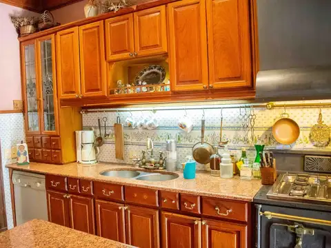 Casa 6 ambientes con 5 baños