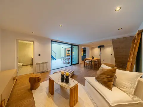 Casa 6 ambientes con 2 baños