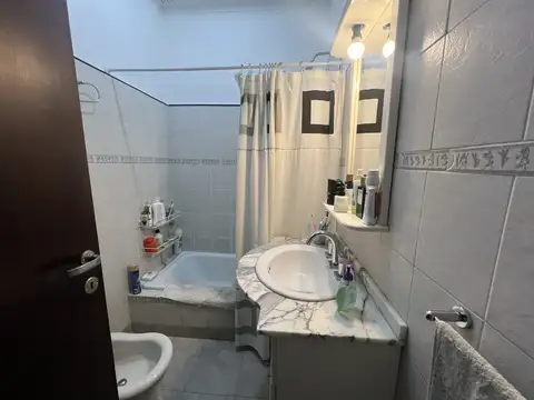 Depto Tipo Casa 5 ambientes con 2 baños