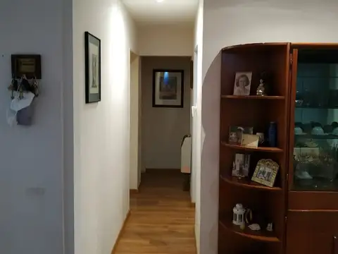 VENTA DE CASA CON 3 DORMITORIOS, PILETA Y QUINCHO