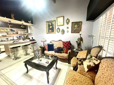 VENTA  PH TIPO CASA 4 AMBIENTES EN 1° PISO - ENTRADA INDEPENDIENTE LANÚS ESTE