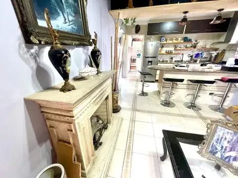 VENTA  PH TIPO CASA 4 AMBIENTES EN 1° PISO - ENTRADA INDEPENDIENTE LANÚS ESTE ACEPTA PERMUTA