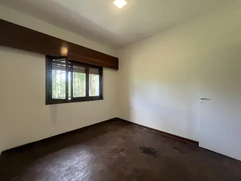 Casa en Alquiler con 1 cochera