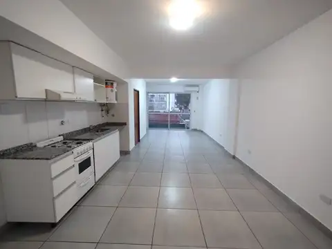 Monoambiente  Amplio al contrafrente con balcón | Luminoso y funcional