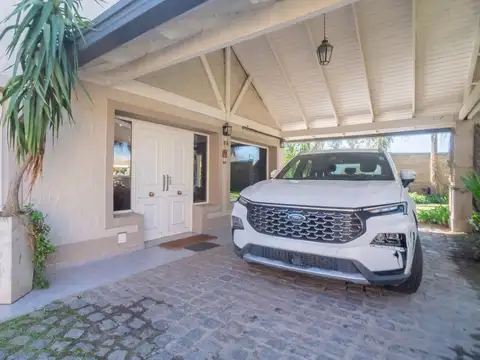 VENTA CASA DE CATEGORÍA EN SANTO TOMÉ