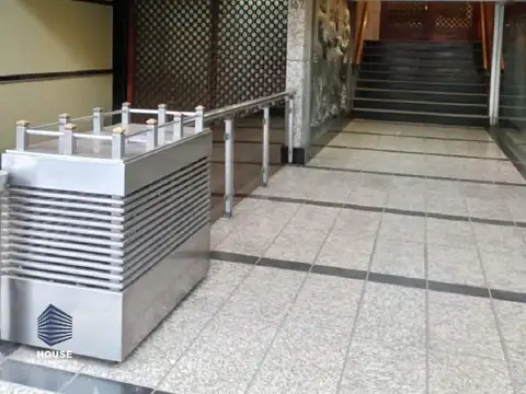 COCHERA EN VENTA EN EDIFICIO SIRIO LIBANES BARRIO CENTRO