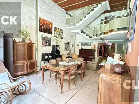 VENTA - CASA/LOTE PROPIO - 4 DORMITORIOS - COCHERA - JARDIN - PARRILLA - VILLA CRESPO