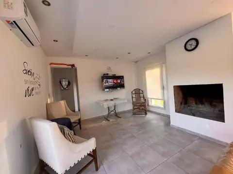 Casa 4 ambientes con 3 baños