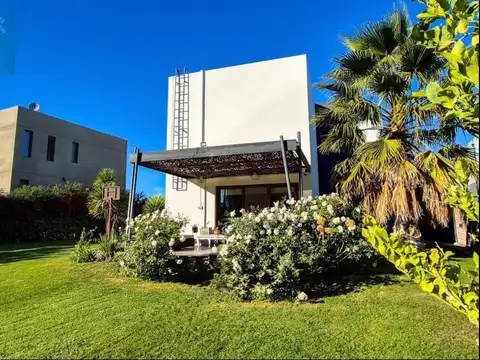 Casa en Venta en Neuquén, USD 950.000
