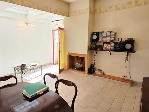 Depto Tipo Casa 4 ambientes con 2 baños