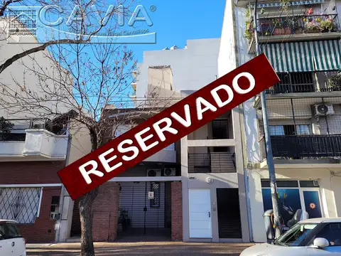 2 amb tipo casa 1° frente con 2 balcones y terraza propia sin expensas -