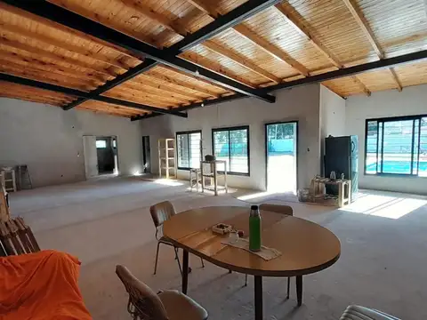 Casa 2 ambientes con 3 baños