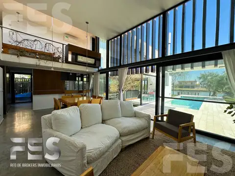 Casa en Venta en Countries y Barrios Cerrados en Esteban Echeverria, USD 409.000