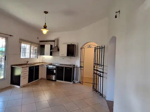 Depto Tipo Casa en Venta en Castelar Norte, USD 120.000
