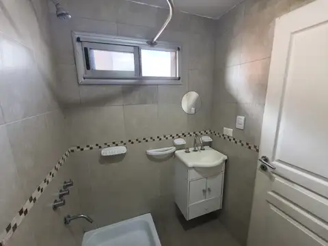 Departamento Monoambiente con Balcón en Excelente Ubicación de Lanús