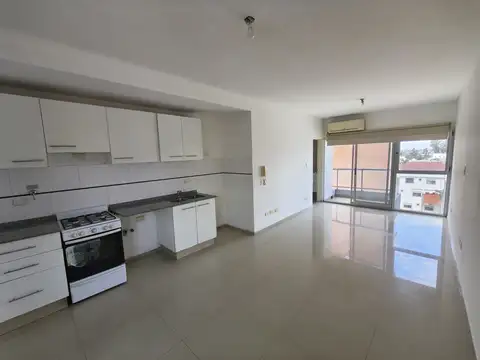 Departamento Monoambiente con Balcón en Excelente Ubicación de Lanús