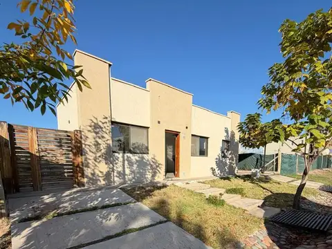 CASA DE 3 DORMITORIOS EN BARRIO PRIVADO ZETTAVI