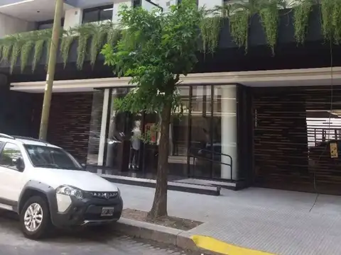 Semipiso de 3 Dorm con Dep. Cochera y Baulera. Edif con Seg 24 Hs y Amenities